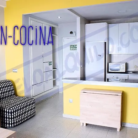 Fantastico Apartamento En La Carihuela. 5 Plazas